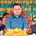 ឯកឧត្តមអភិសន្តិបណ្ឌិត ស សុខា អញ្ជើញជាអធិបតីពិធីដុតបំផ្លាញបារីក្លែងម៉ាក និងសម្ភារពាក់ព័ន្ធដែលសមត្ថកិច្ច បានបង្ក្រាបនៅក្នុងភូមិសាស្ត្រខេត្តតាកែវ